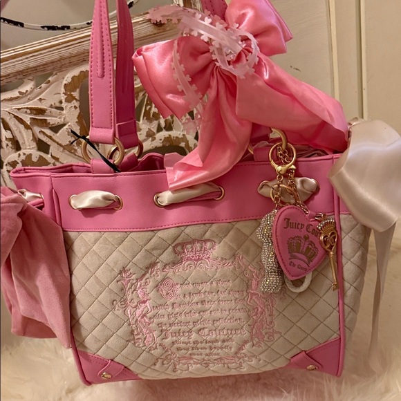 Exclusive Juicy Couture Tale Tote Pink and Cream with Embellishments 🩷 - Picture 3 of 11
